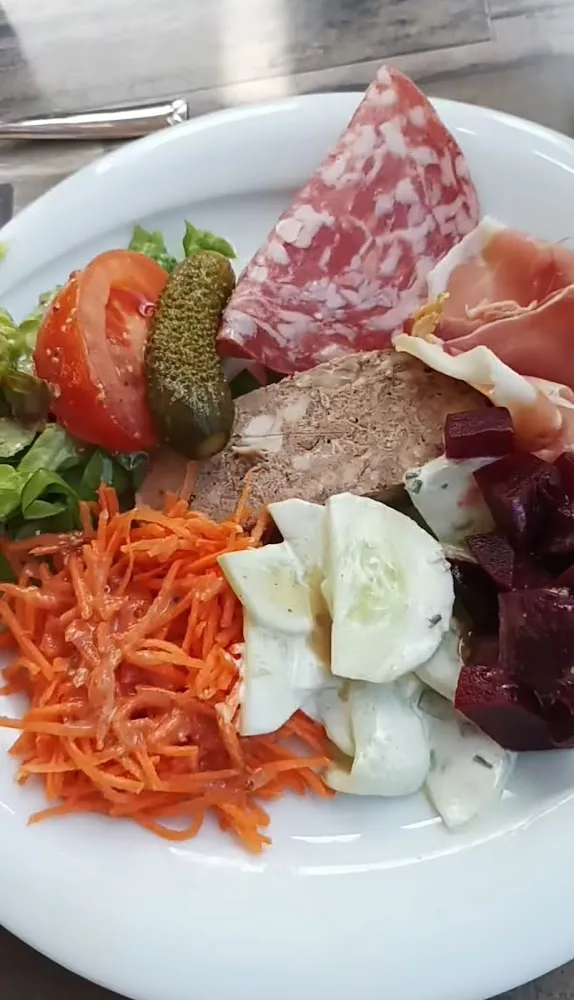 Entrée Crudités Et Charcuterie